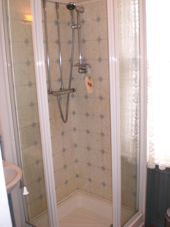 Melville Lodge Gatwick 홀리 객실 사진
