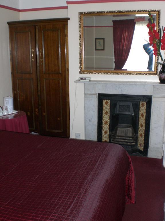 Melville Lodge Gatwick 홀리 외부 사진