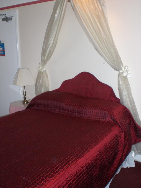 Melville Lodge Gatwick 홀리 외부 사진