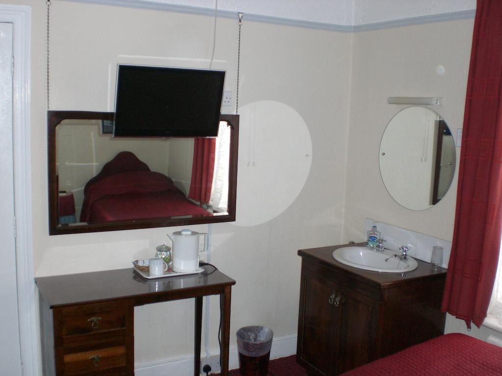 Melville Lodge Gatwick 홀리 외부 사진